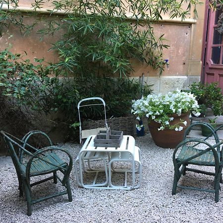 Une Nuit Au Chateau Bed and Breakfast Lione Esterno foto