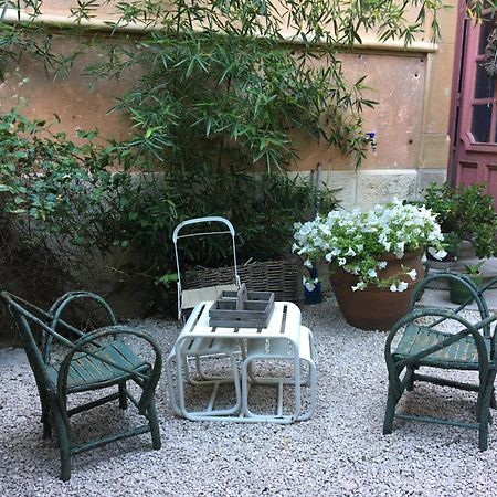 Une Nuit Au Chateau Lione Esterno foto
